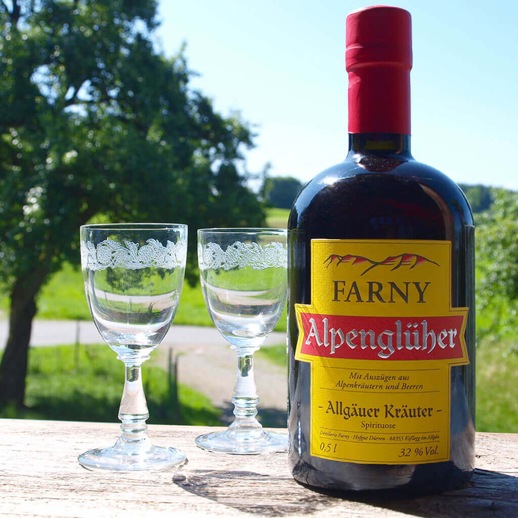 Alpenglueher Mit Glaeser Comp2 1024x1024xpx